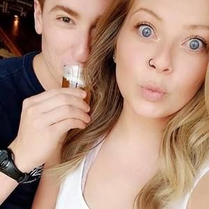 Meet your Posher, Courtney